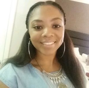 Meet your Posher, Tia